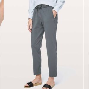 Lululemon On the Fly 7/8 Pant, Woven, Size 6, Gray ,Brand New with tags